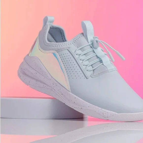 Limited Edition Clove holographic nursing shoe - Picture 2 of 3